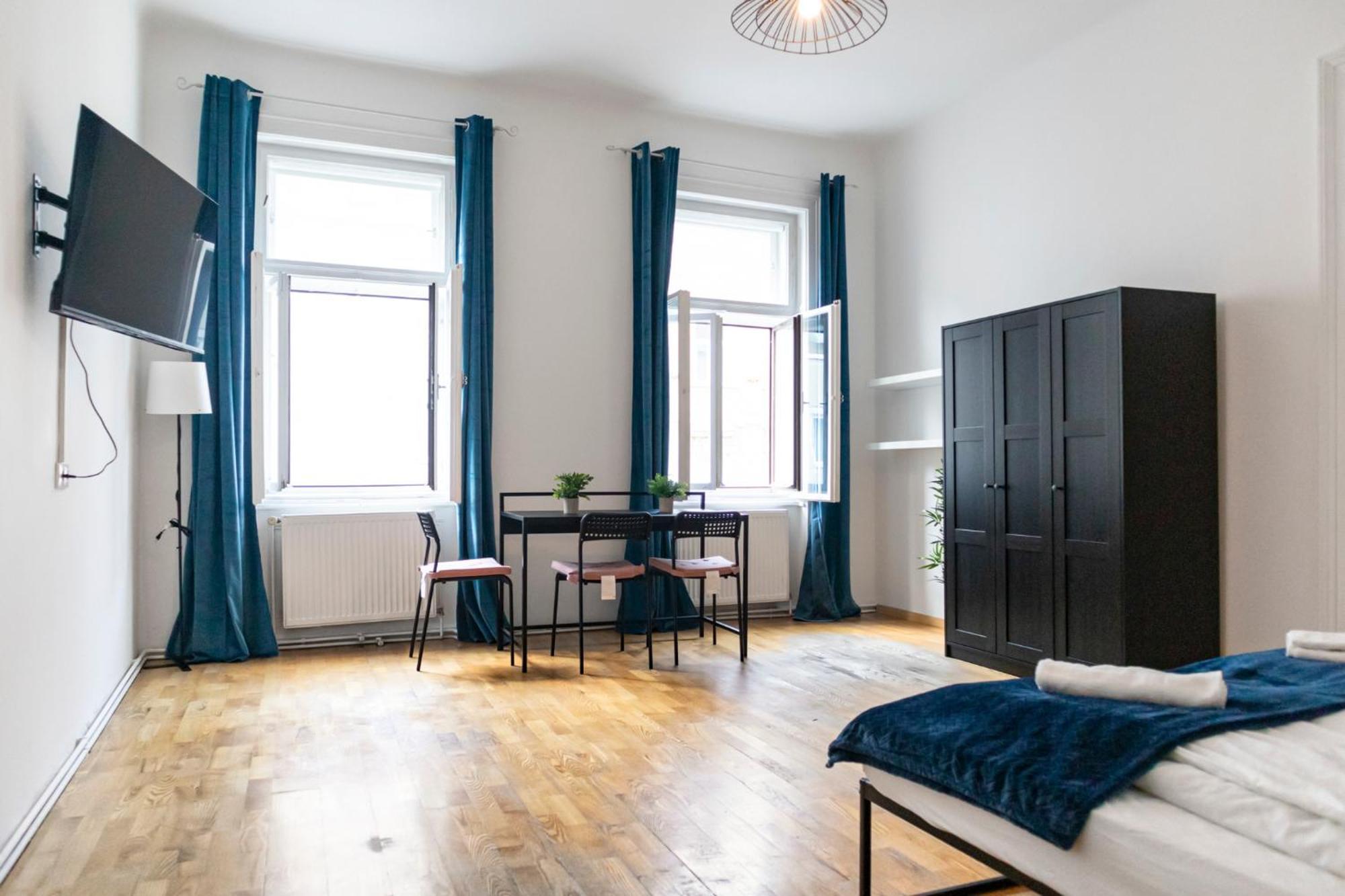 Spacious 3br Shared Apt. Comfortable And Roomy * Viena